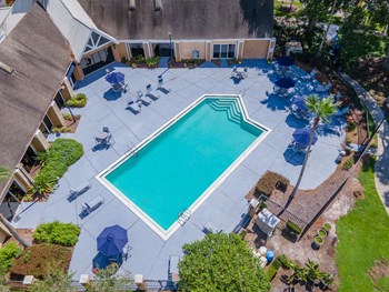 Sparkling Swimming Pool at The Park at Laurel Oaks in Winter Springs, FL